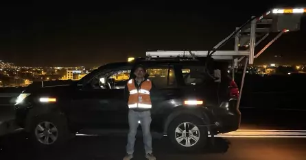 MFV realizando mantenimiento pavimentos lado aire