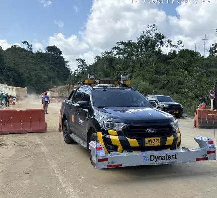 Equipo RSP realizando evaluación de fricción superficial