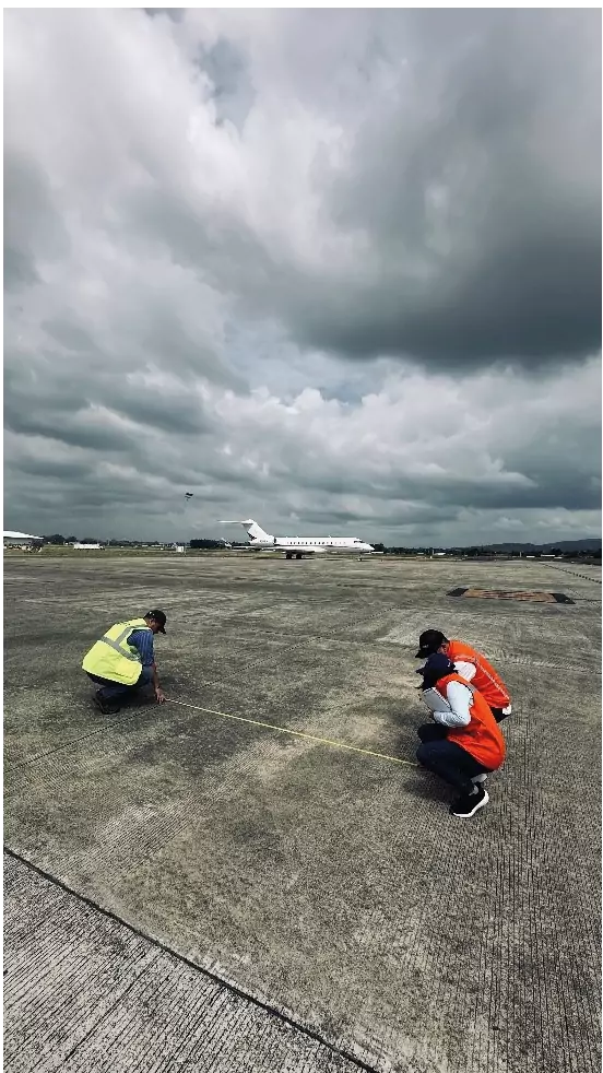 Equipe da Strinso realizando a avaliação funcional do Aeroporto Internacional de Tocumen