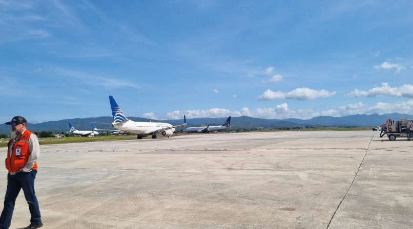 Equipe da Strinso realizando a avaliação funcional do Aeroporto Internacional de Tocumen