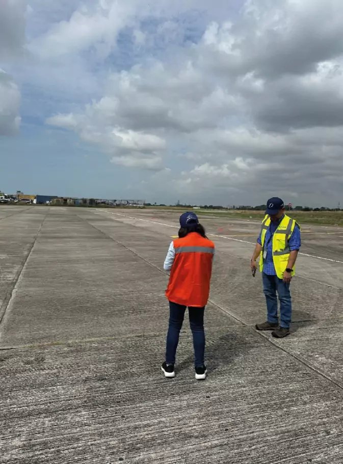 Equipe da Strinso realizando a avaliação funcional do Aeroporto Internacional de Tocumen